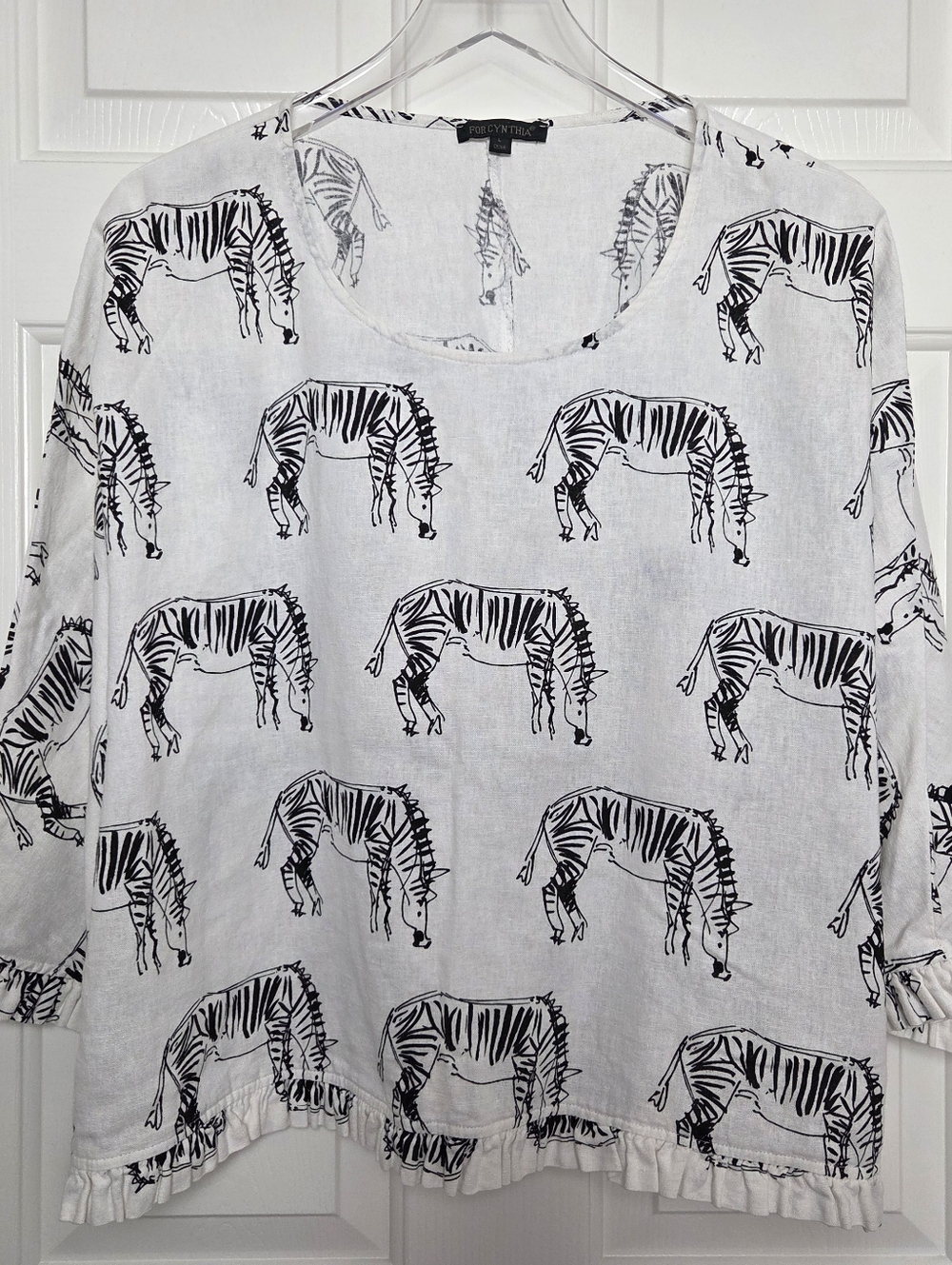 For Cynthia Oversized Sz Large White Linen Top with Sketched Black Zebra Print